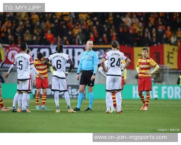 米德尔与考文垂的激烈对决展现英冠联赛的精彩与悬念 米德尔与考文垂的激烈对决展现英冠联赛的精彩与悬念